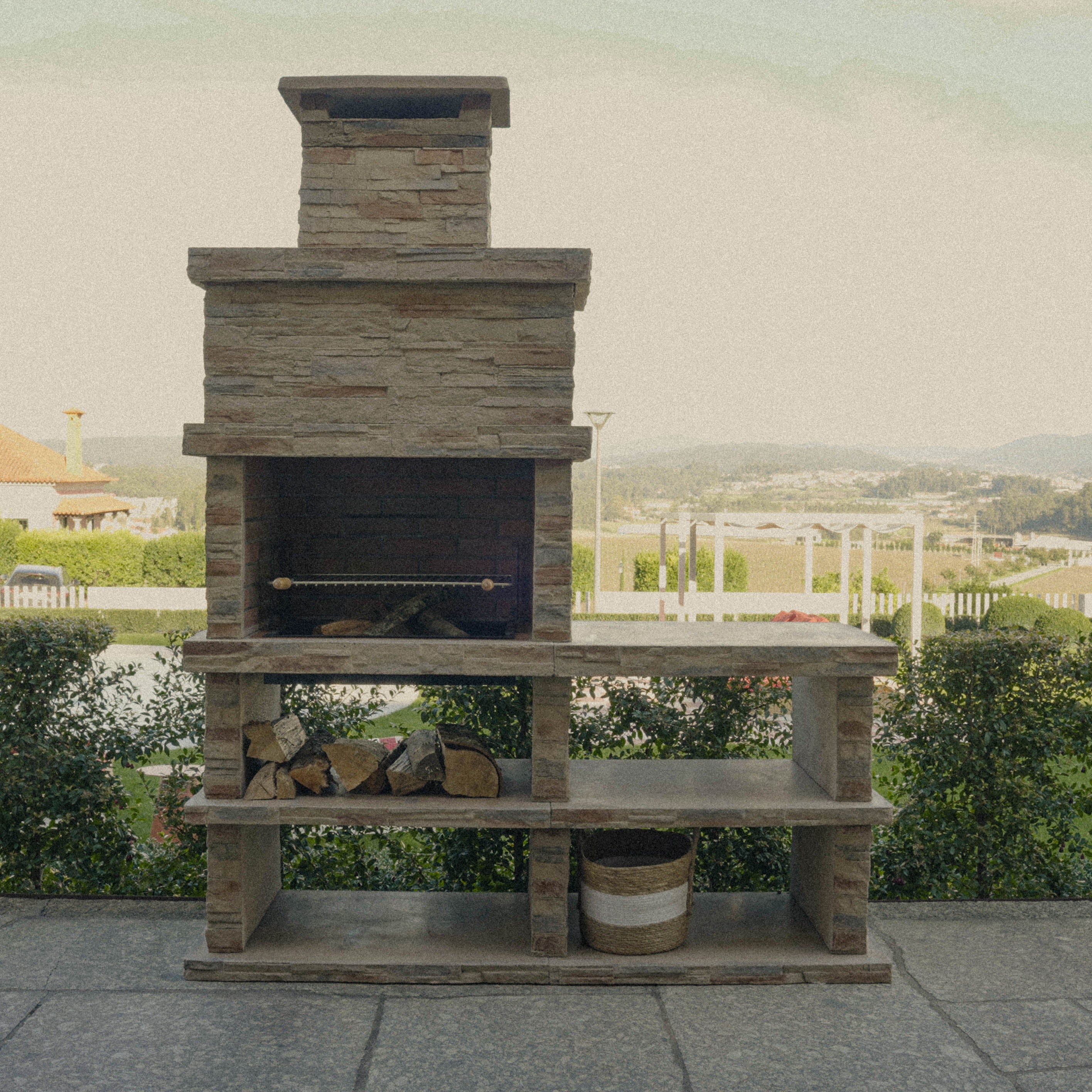 Barbecue Rocca 461 – Pietra Ricostituita con Modulo Laterale