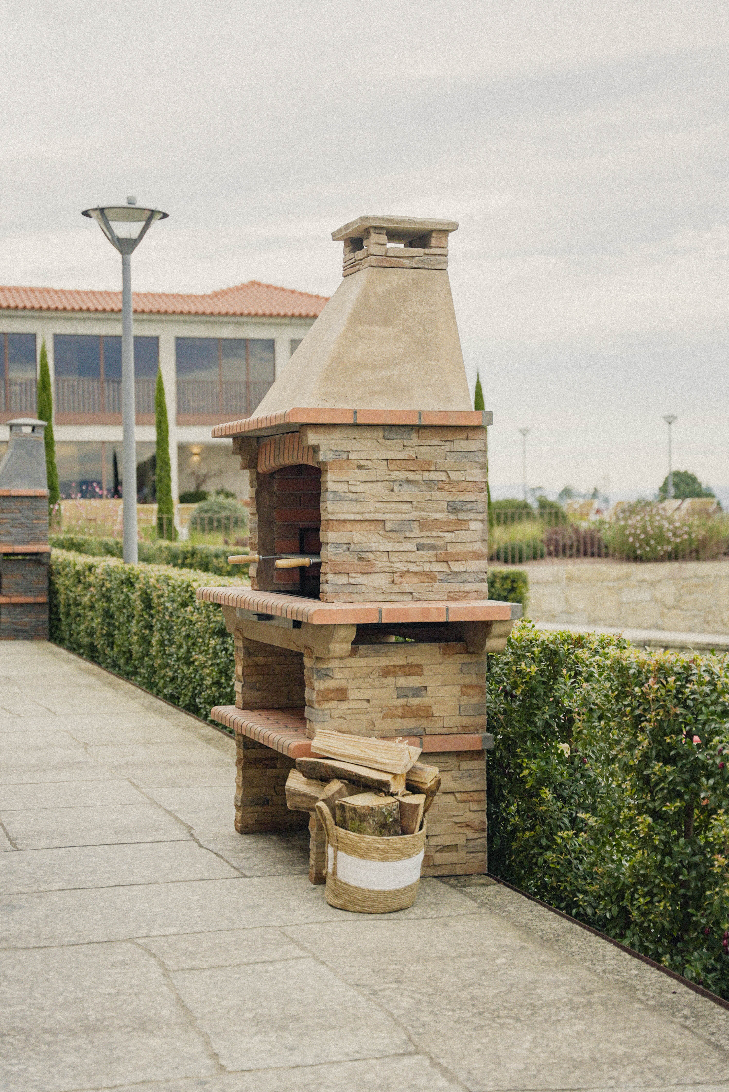 Barbecue in Pietra Rivieira XL – Modello 421 | Focolare Grande da 83 cm