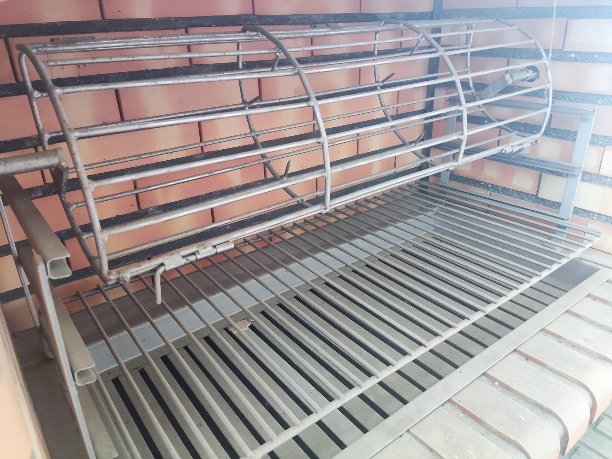 Girarrosto per maialino da latte in inox + motore elettrico (per barbecue Terracotto/Rustika/Nexa/Inoxa)
