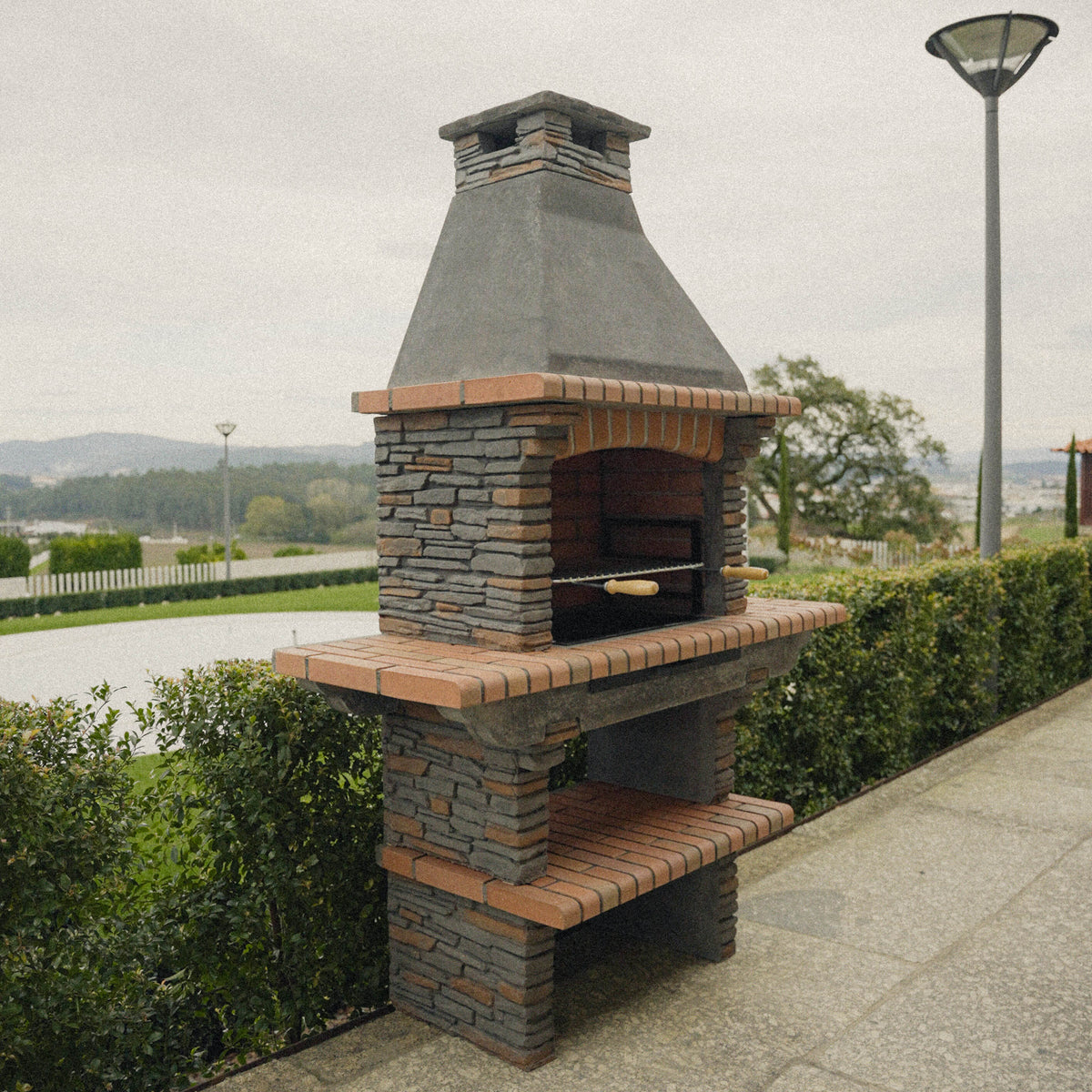 RIVIEIRA 402 Barbecue – Reconstituted Stone, Chimney, Wood/Charcoal